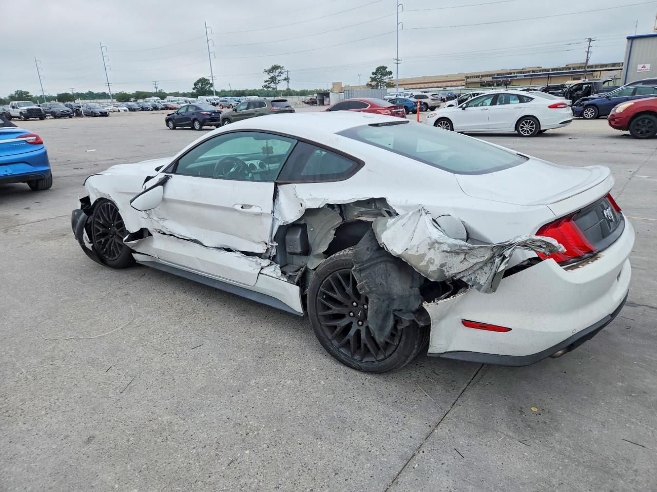 2018 Ford Mustang - zdjęcie 2