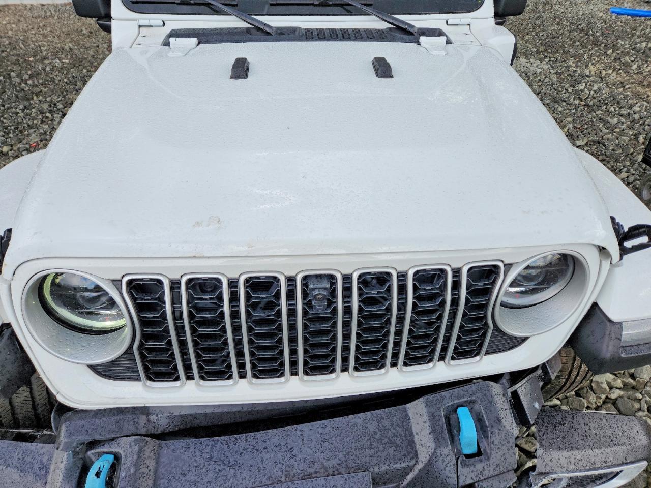 2025 Jeep Wrangler Sahara 4Xe - zdjęcie 12
