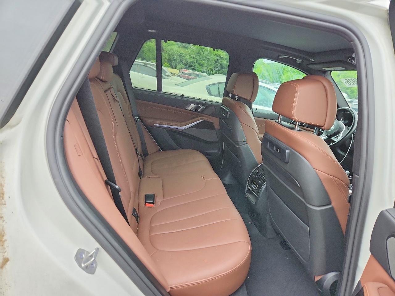 2021 BMW X5 M50I - zdjęcie 11