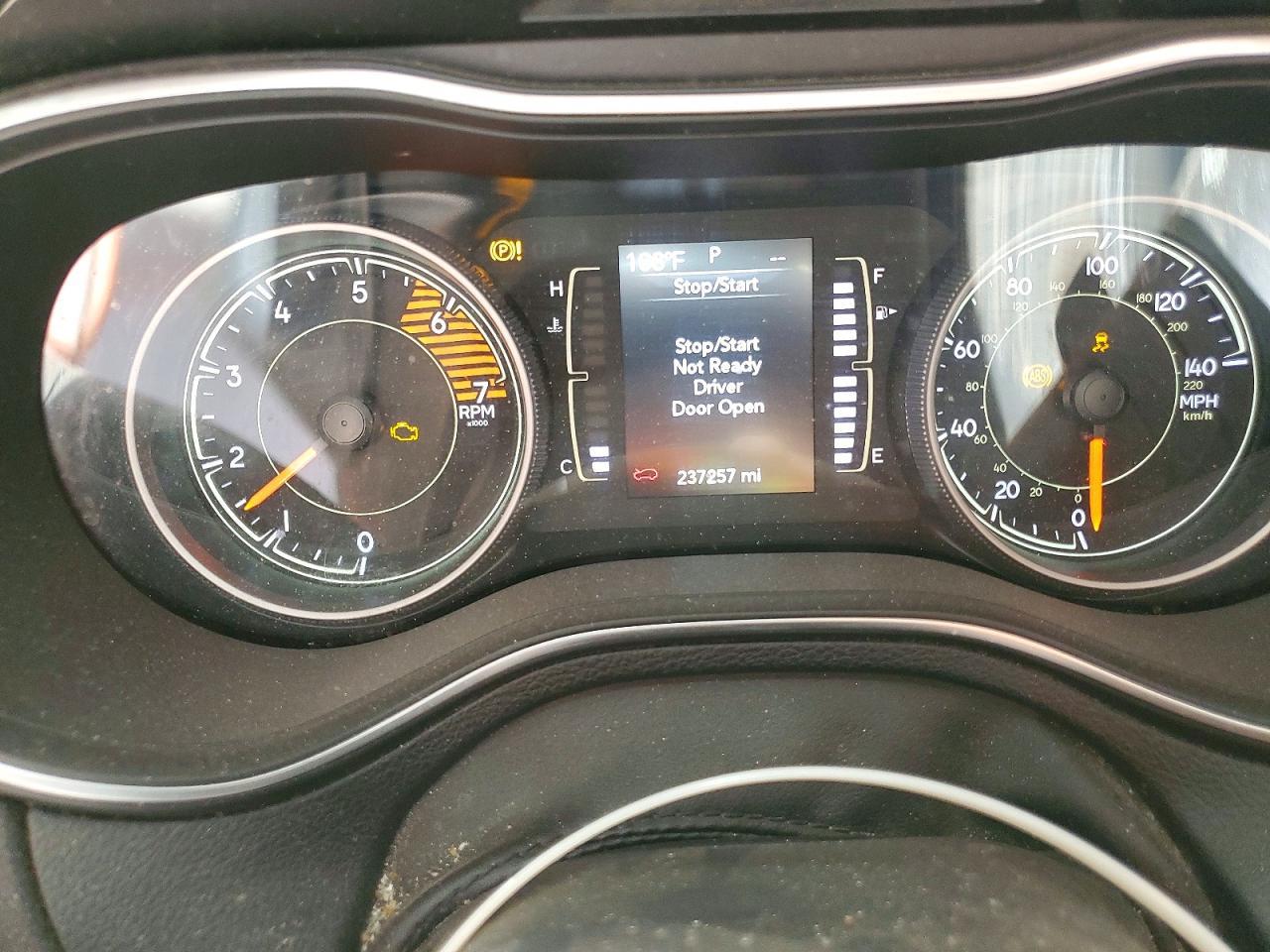 2019 Jeep Cherokee Latitude Plus - zdjęcie 9