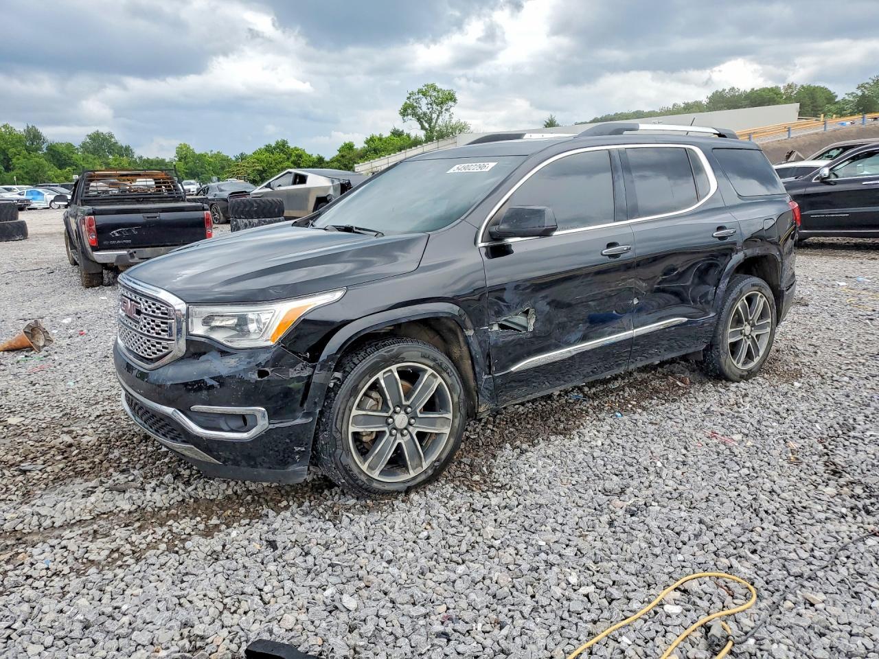 2018 GMC Acadia Denali - zdjęcie główne