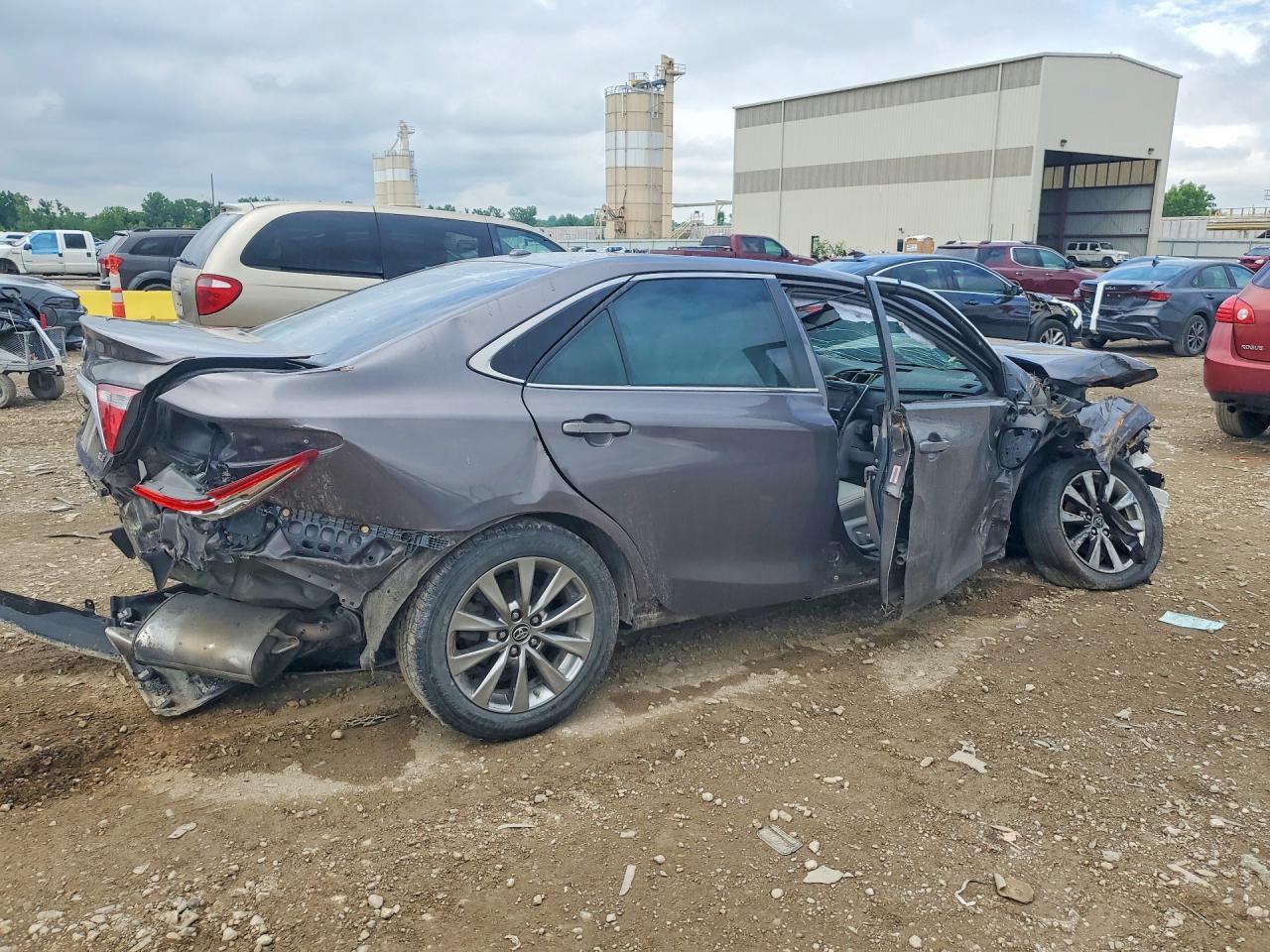 2015 Toyota Camry Xle - zdjęcie 3