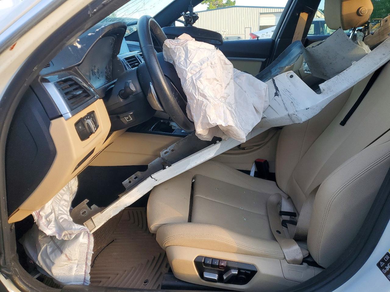 2018 BMW 330 Xi - zdjęcie 7