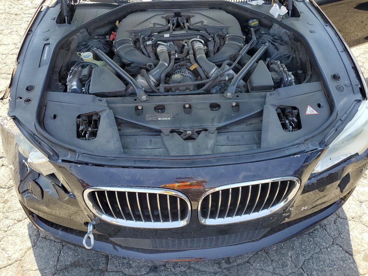 2015 BMW 750 Li - zdjęcie 11