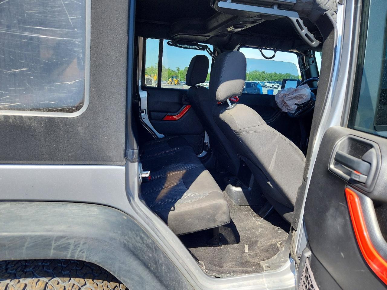 2016 Jeep Wrangler Unlimited Sport - zdjęcie 11