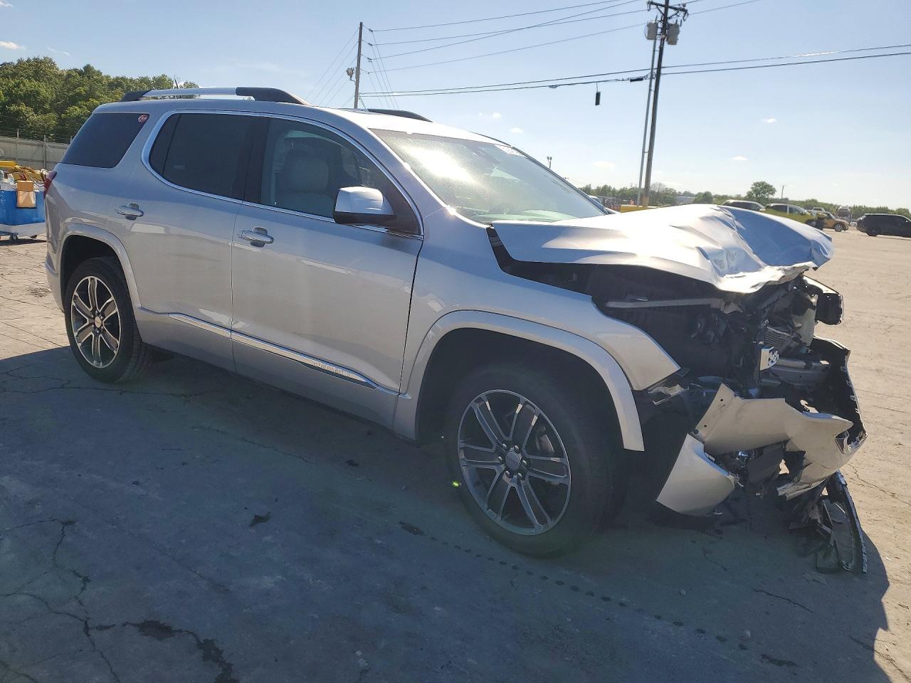 2017 GMC Acadia Denali - zdjęcie 4