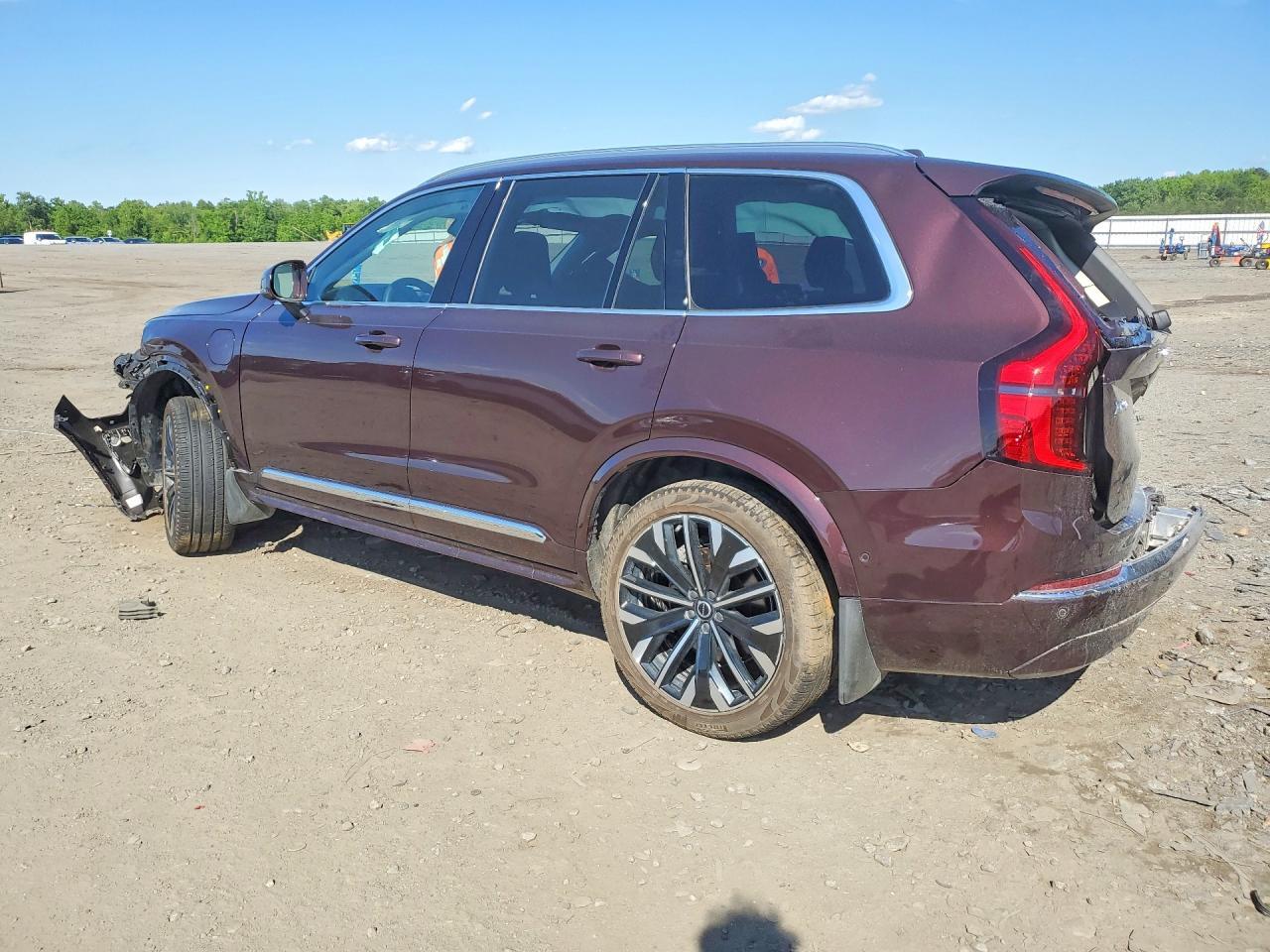 2025 Volvo Xc90 Plus - zdjęcie 2