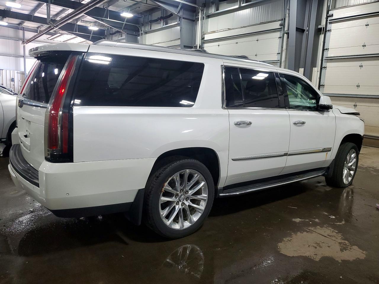 2017 Cadillac Escalade Esv Luxury - zdjęcie 3