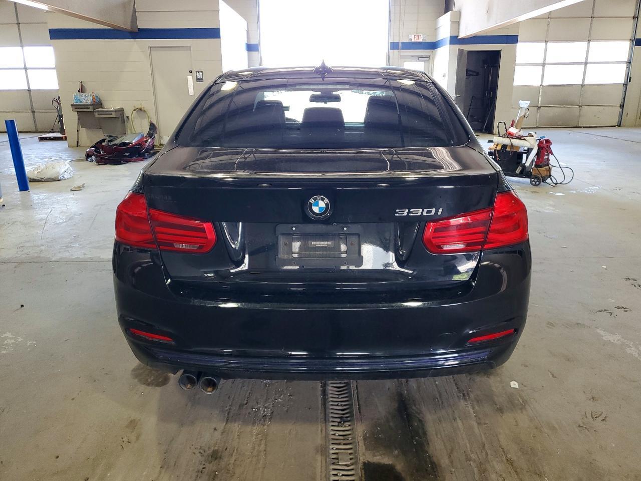 2018 BMW 330 I - zdjęcie 6