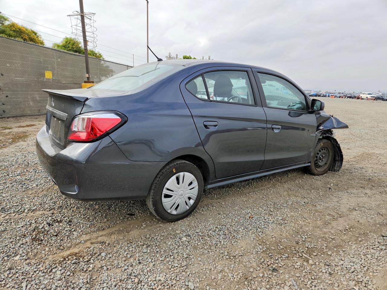 2024 Mitsubishi Mirage G4 Es - zdjęcie 3