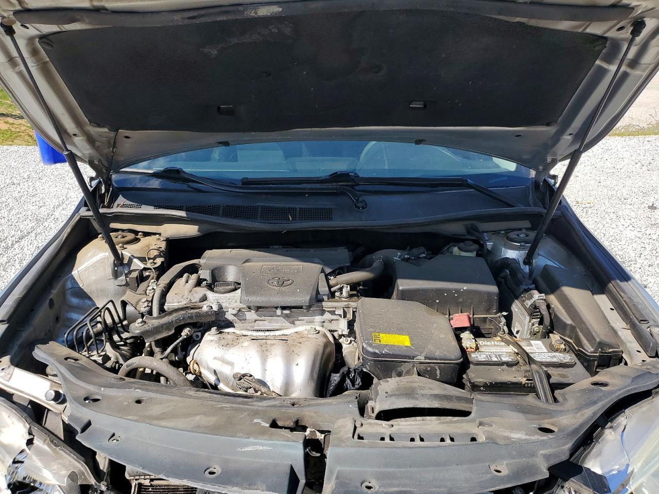 2015 Toyota Camry Le - zdjęcie 11