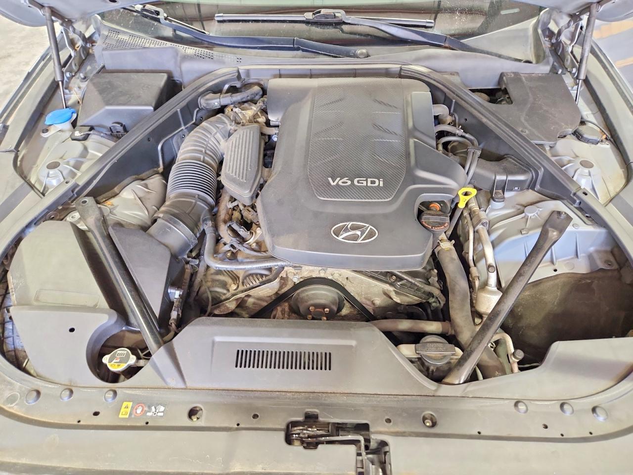 2015 Hyundai Genesis 3.8L - zdjęcie 11