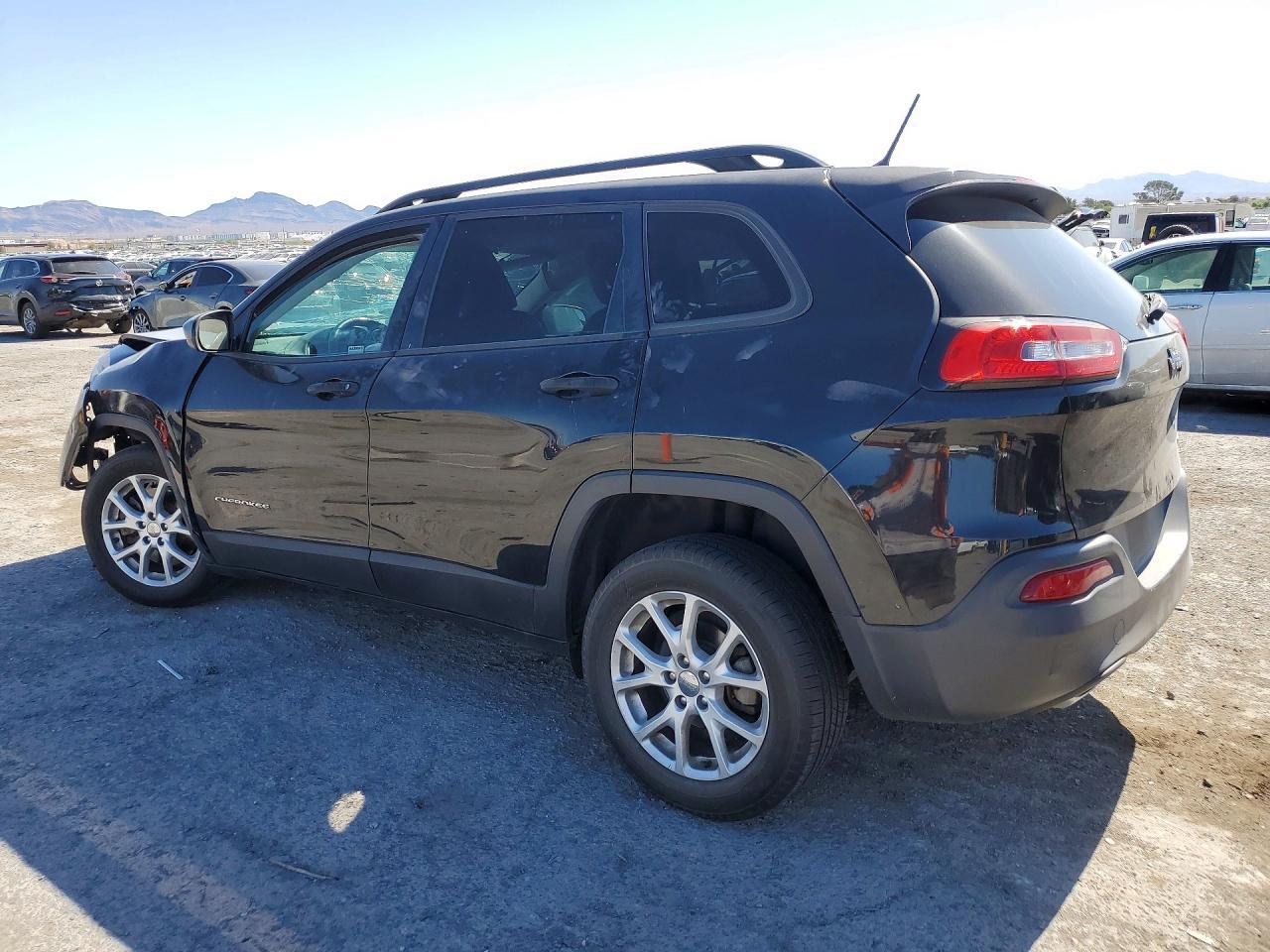 2015 Jeep Cherokee Sport - zdjęcie 2