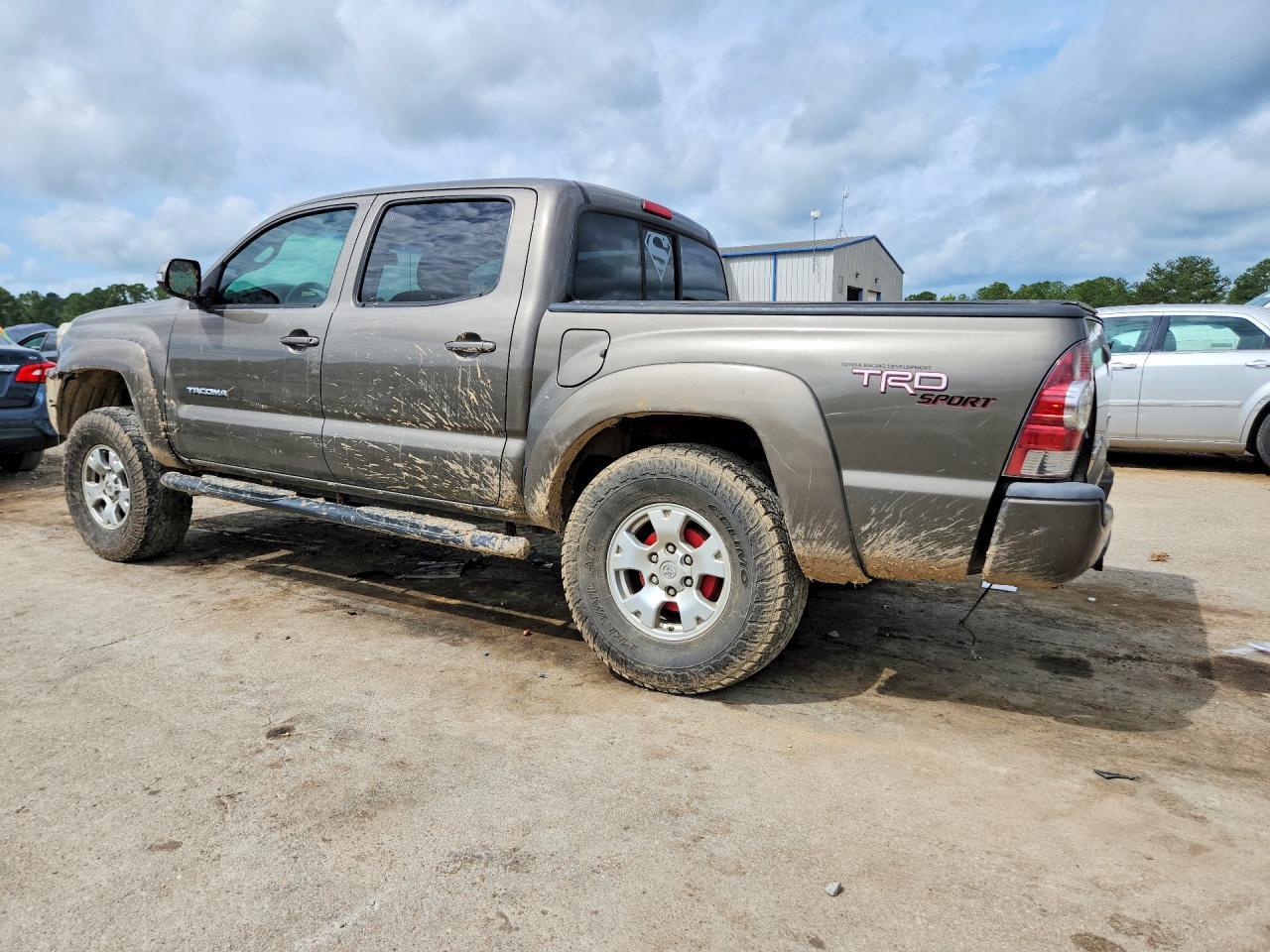 2013 Toyota Tacoma - zdjęcie 2
