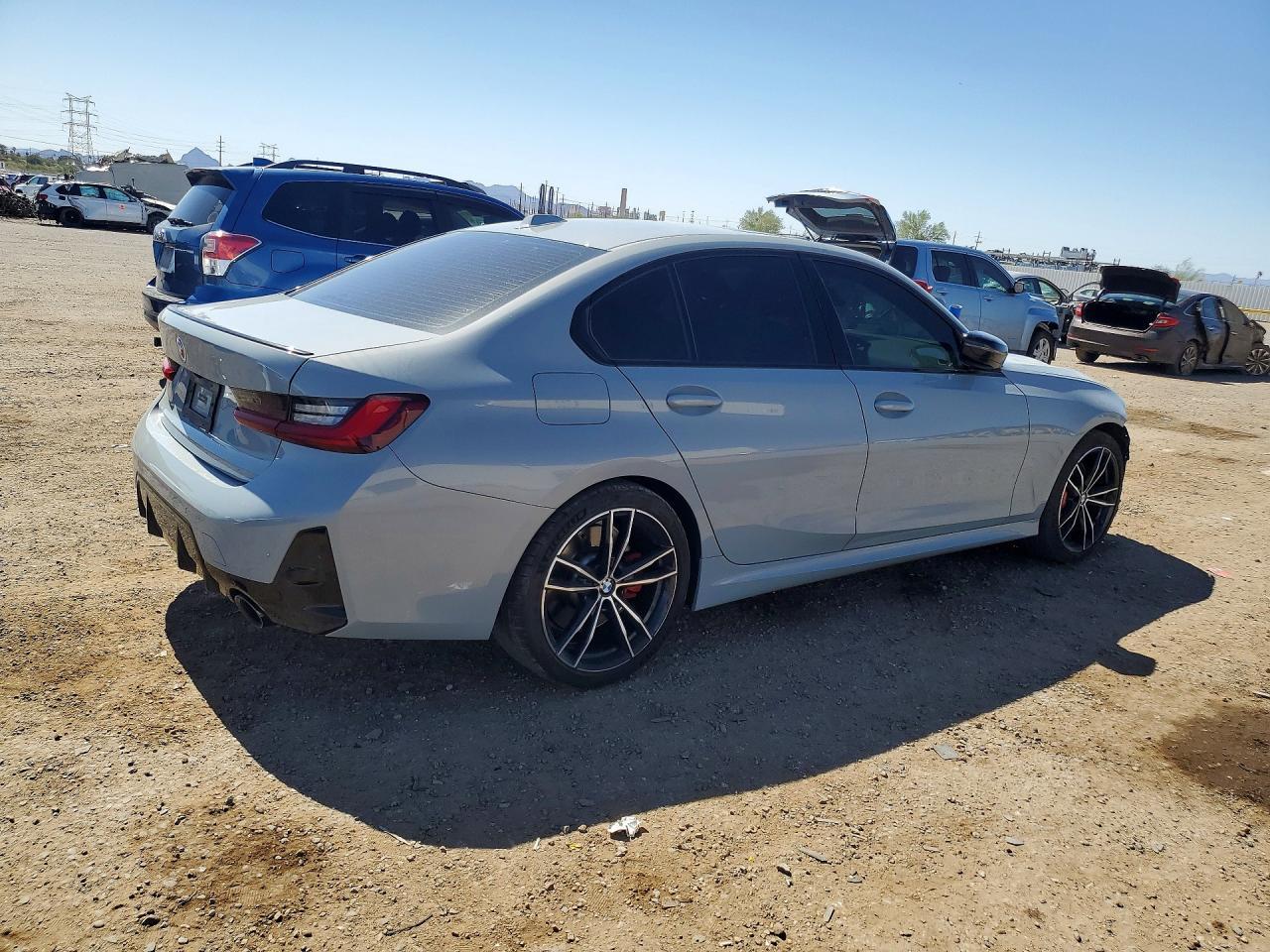 2024 BMW 330I - zdjęcie 3