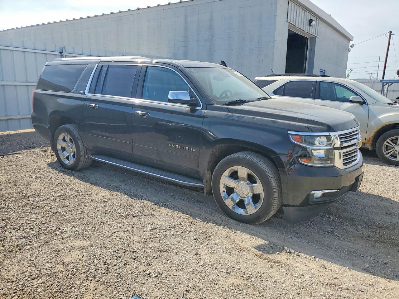 2016 Chevrolet Suburban K1500 Ltz - zdjęcie 4