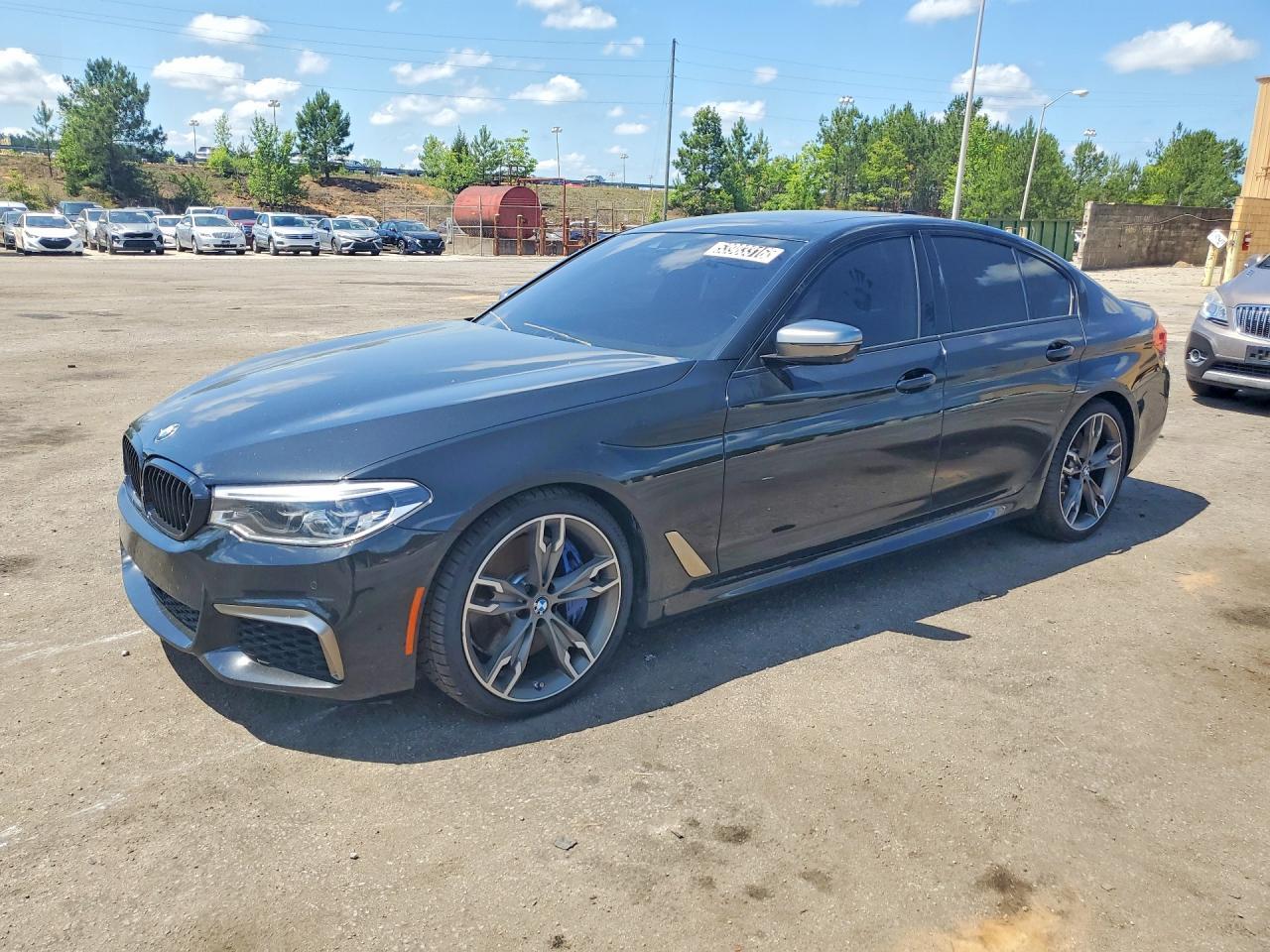 2020 BMW M550Xi - zdjęcie główne
