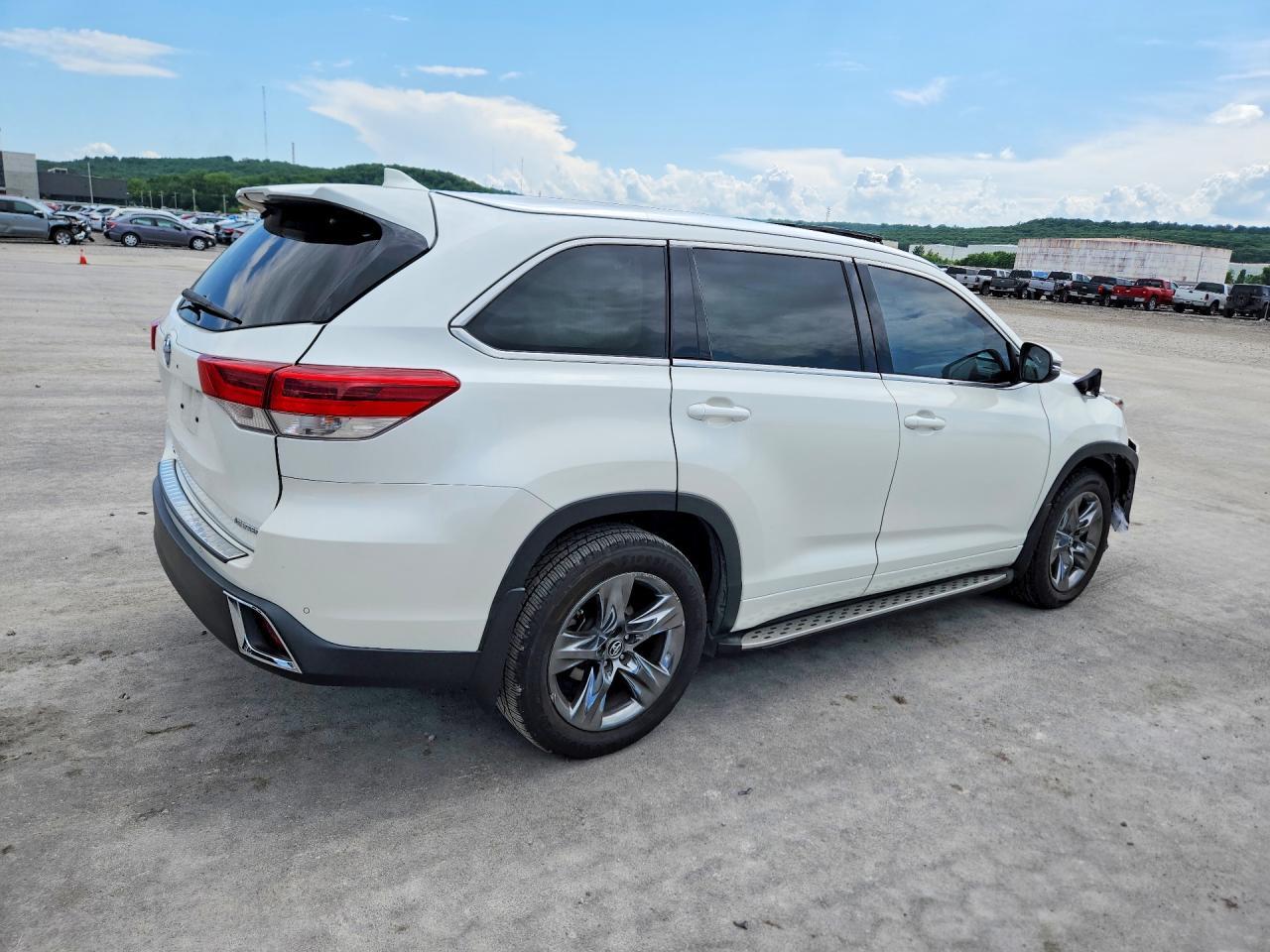 2017 Toyota Highlander Limited Platinum - zdjęcie 3