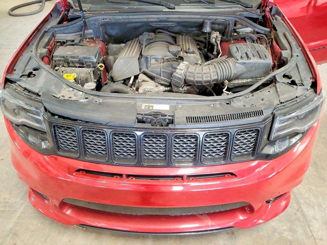 2020 Jeep Grand Cherokee Srt-8 - zdjęcie 12