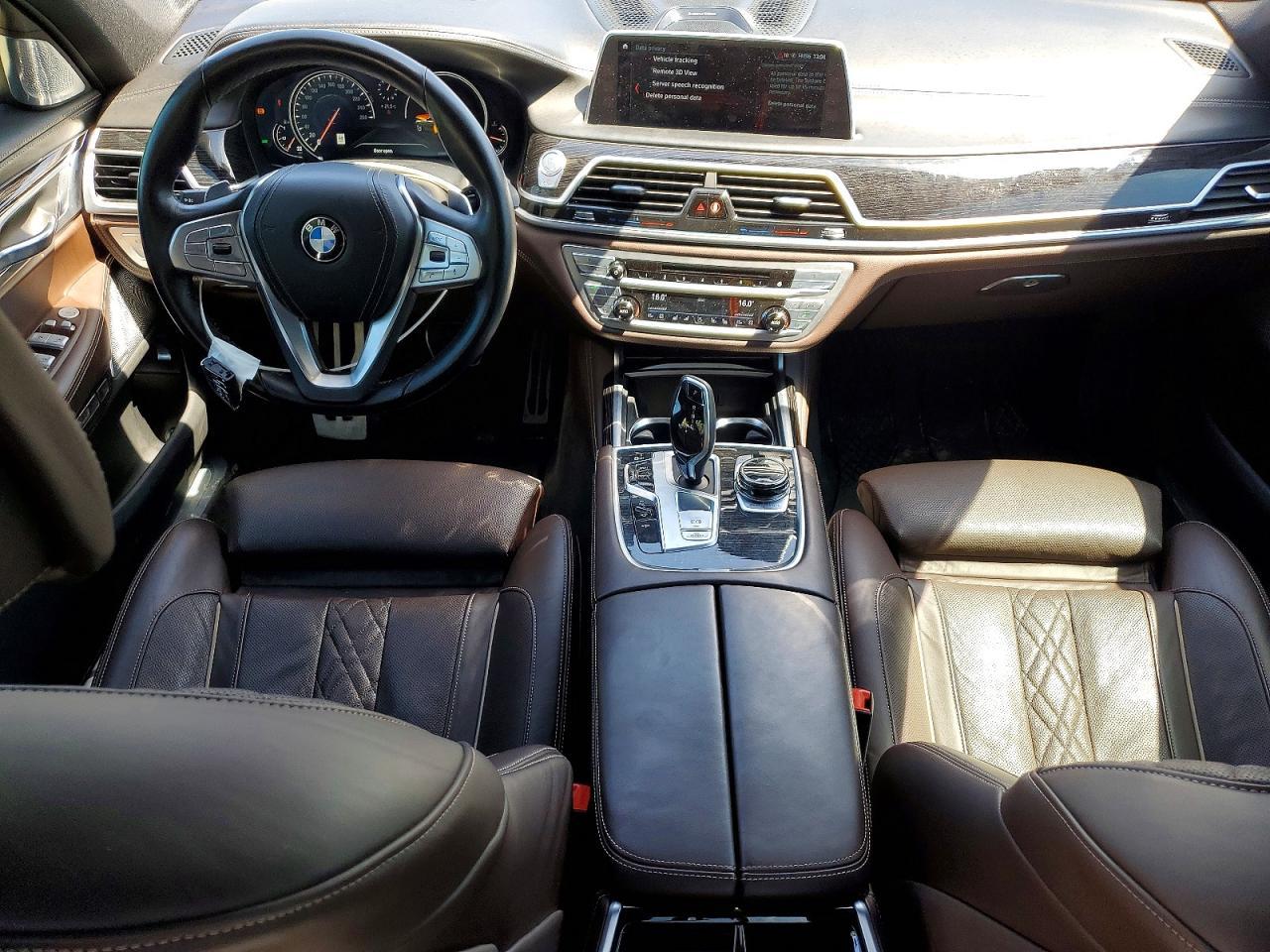 2018 BMW 750 Xi - zdjęcie 8