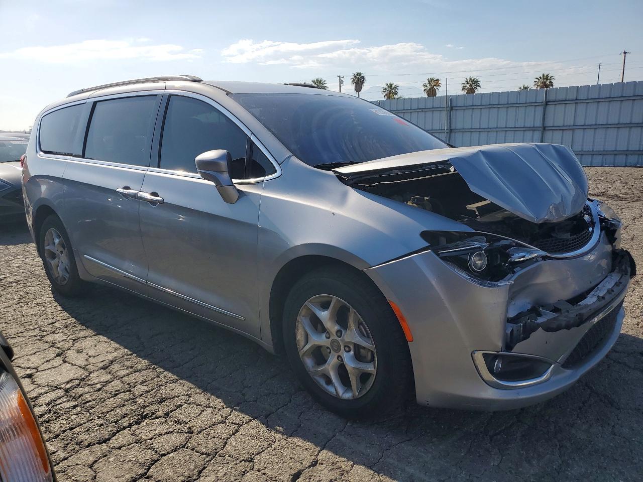 2017 Chrysler Pacifica Touring L - zdjęcie 4