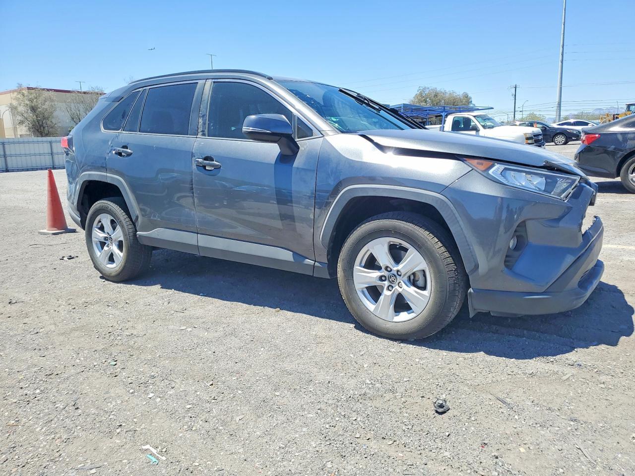 2021 Toyota Rav4 Xle - zdjęcie 4