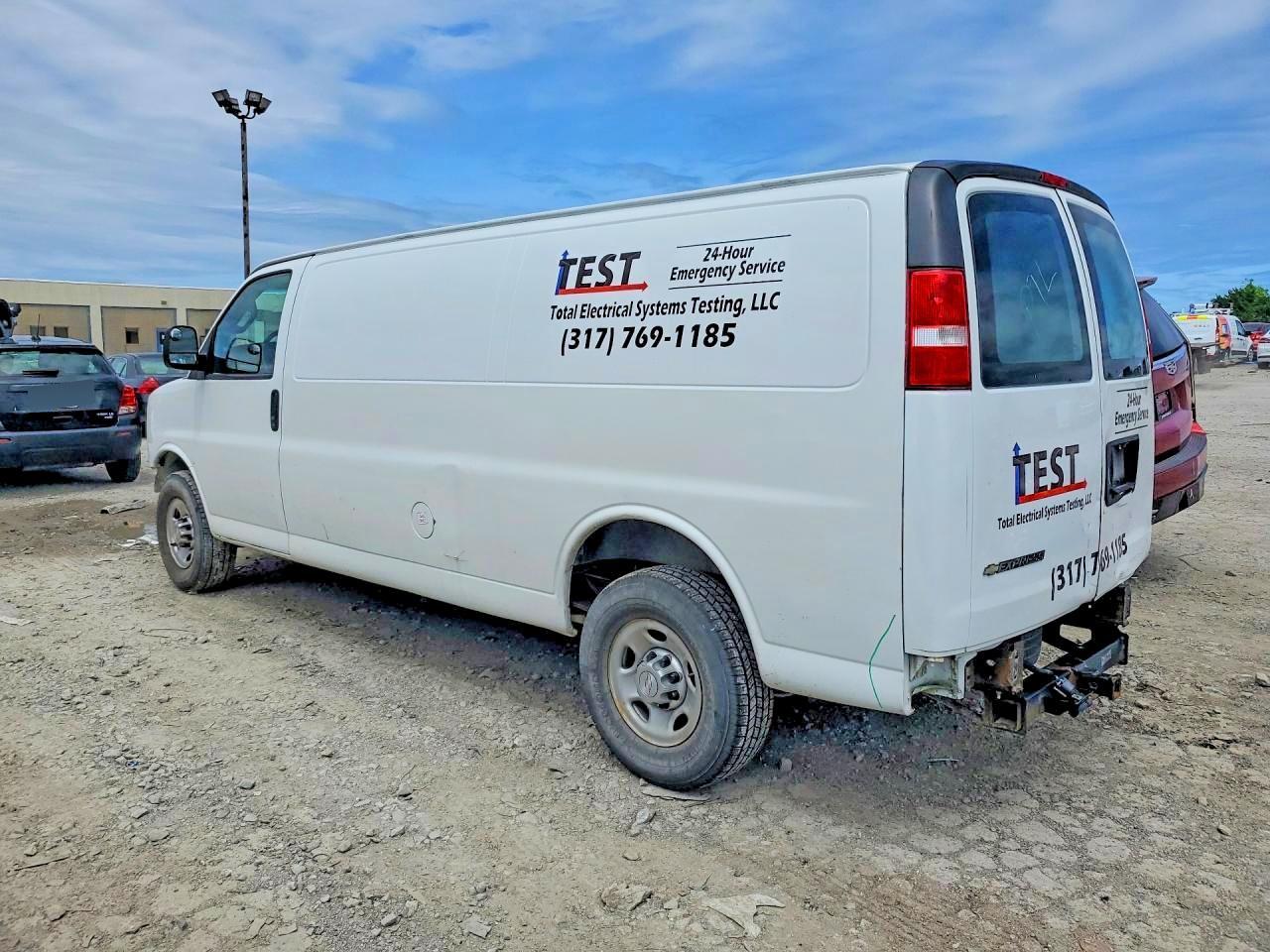 2020 Chevrolet Express G2500 - zdjęcie 2