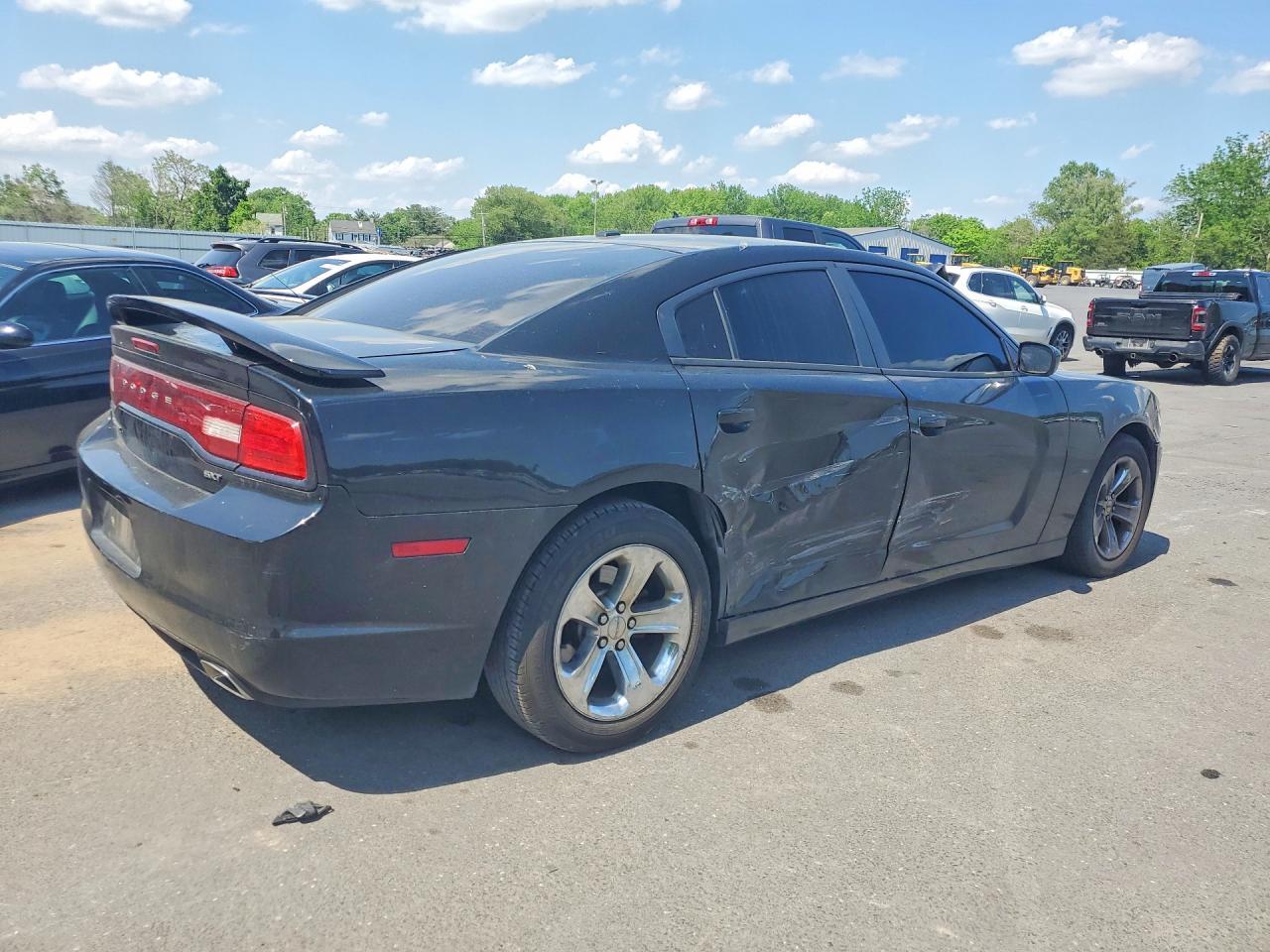 2014 Dodge Charger Sxt - zdjęcie 3