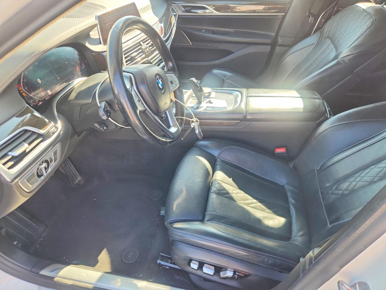 2020 BMW 740 I - zdjęcie 7
