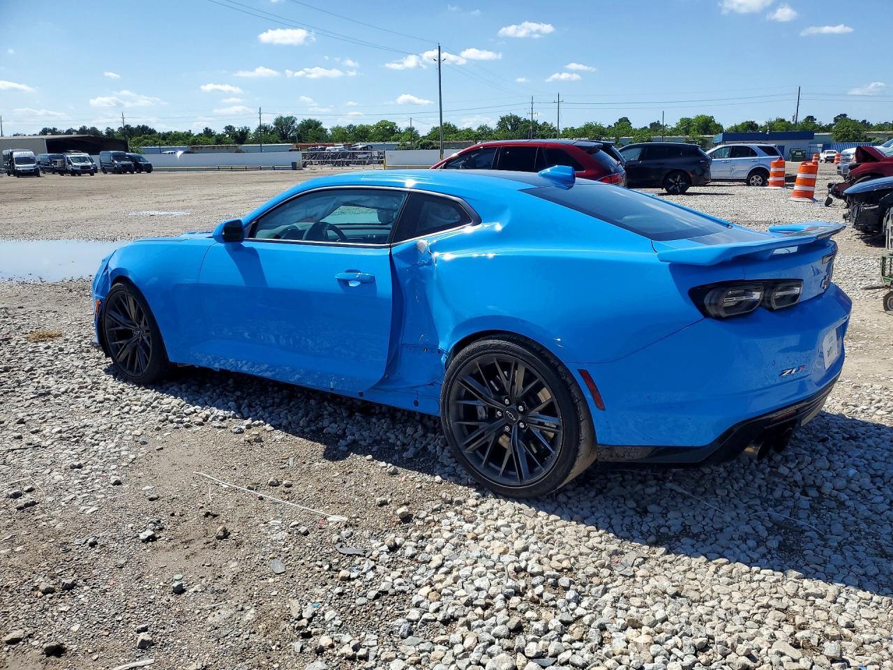 2022 Chevrolet Camaro Zl1 - zdjęcie 2