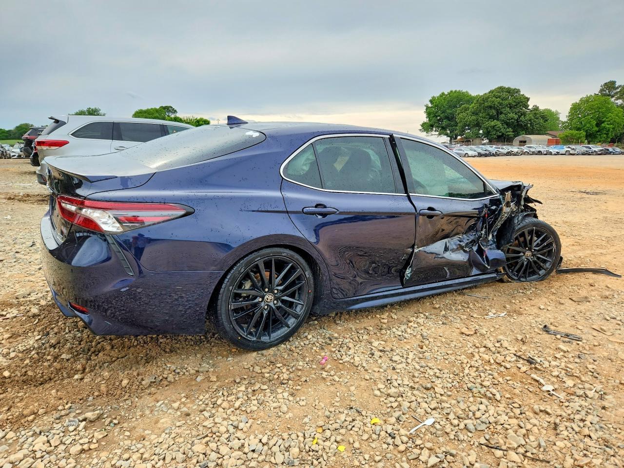 2021 Toyota Camry Xse - zdjęcie 3