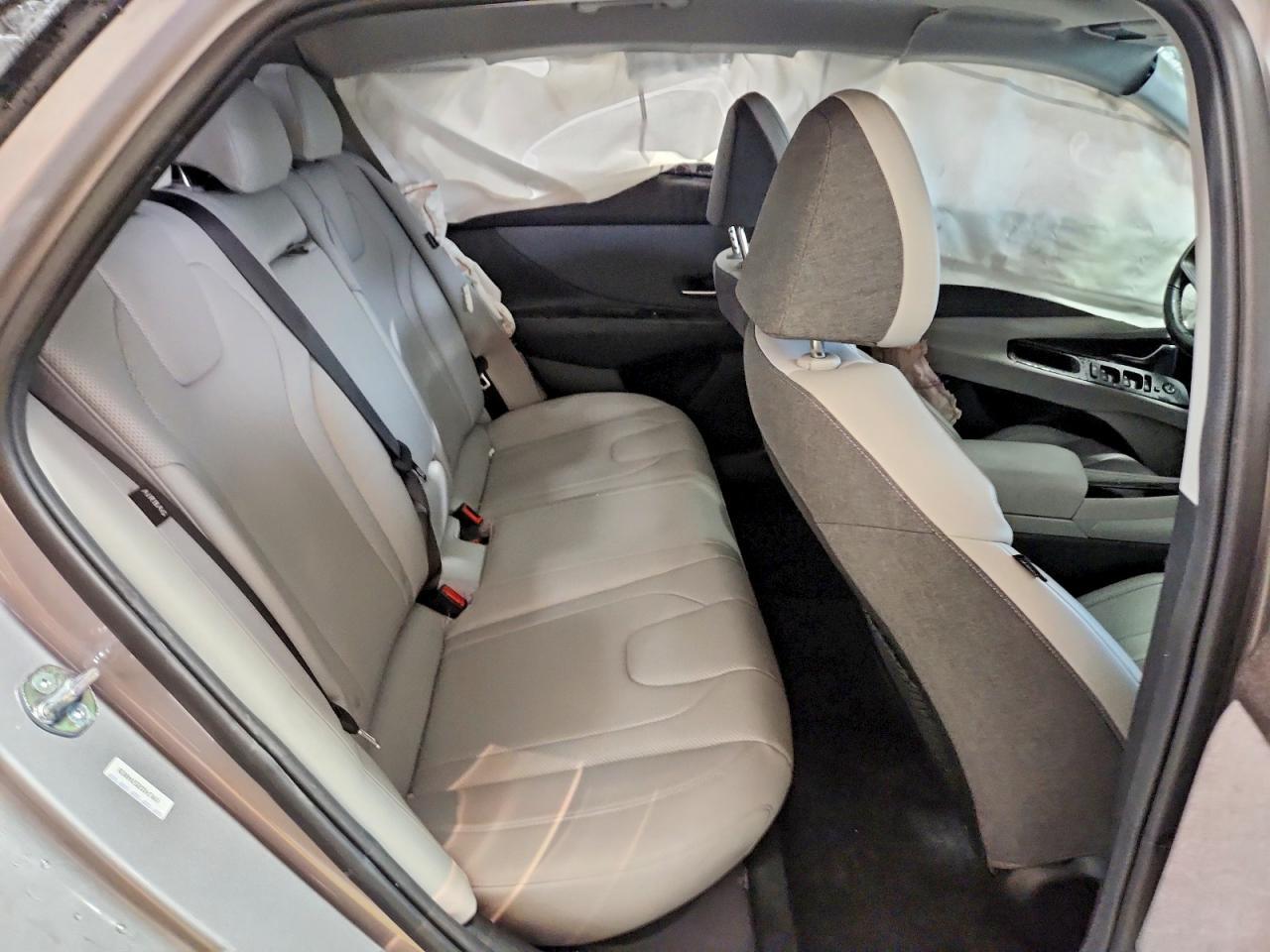 2025 Hyundai Elantra Limited - zdjęcie 10