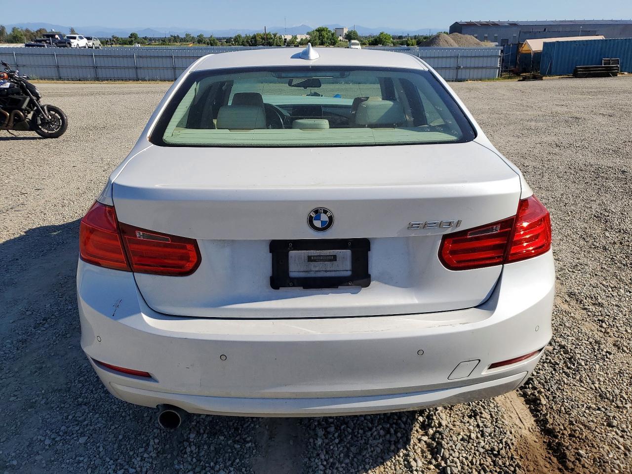 2013 BMW 320 I - zdjęcie 6
