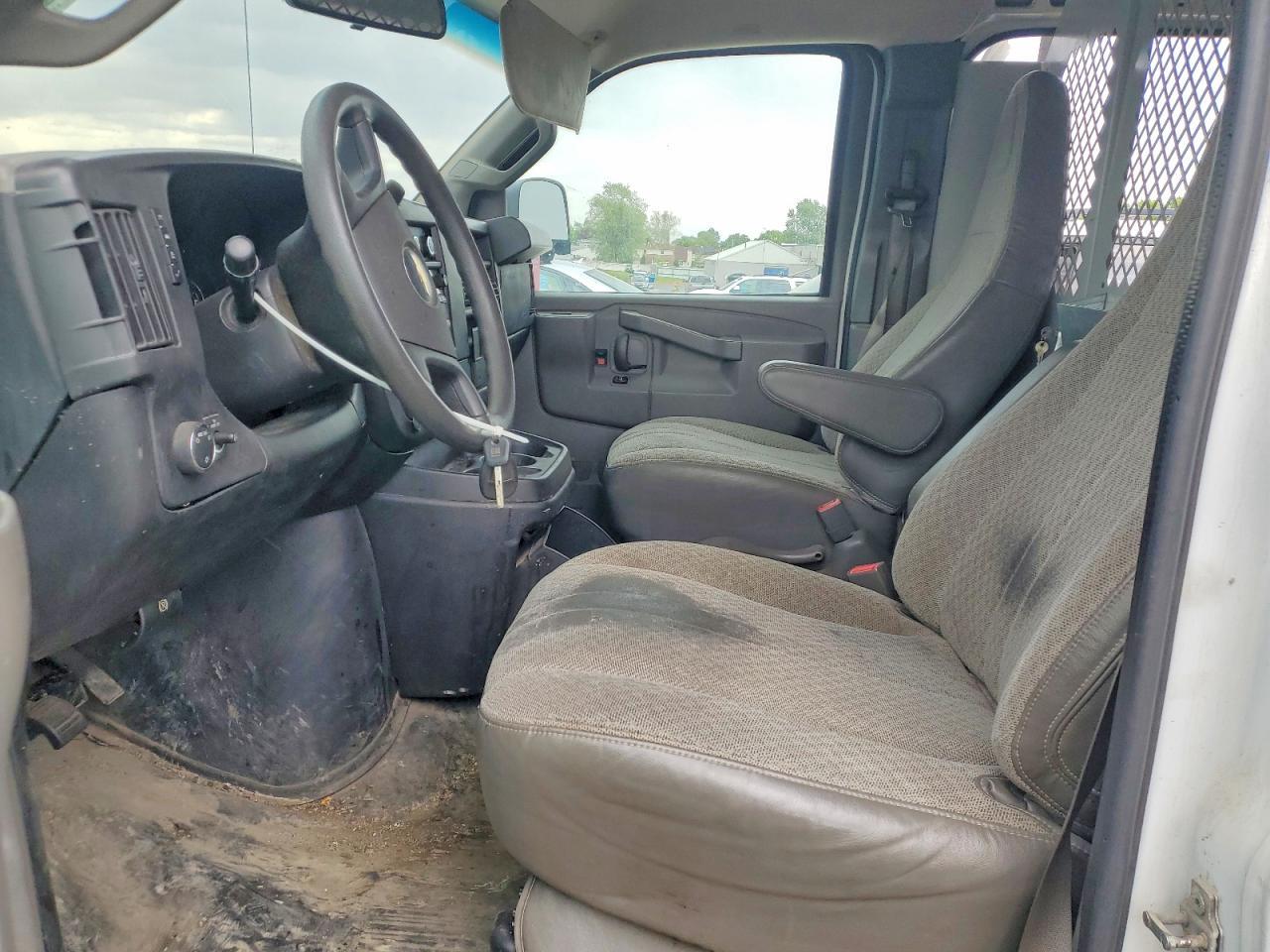 2017 Chevrolet Express G2500 - zdjęcie 7