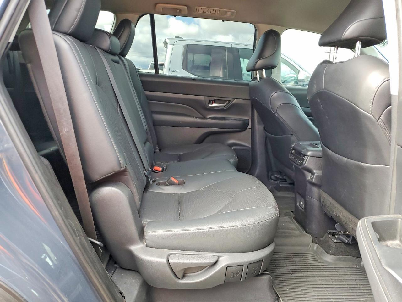 2024 Toyota Grand Highlander Limited - zdjęcie 11