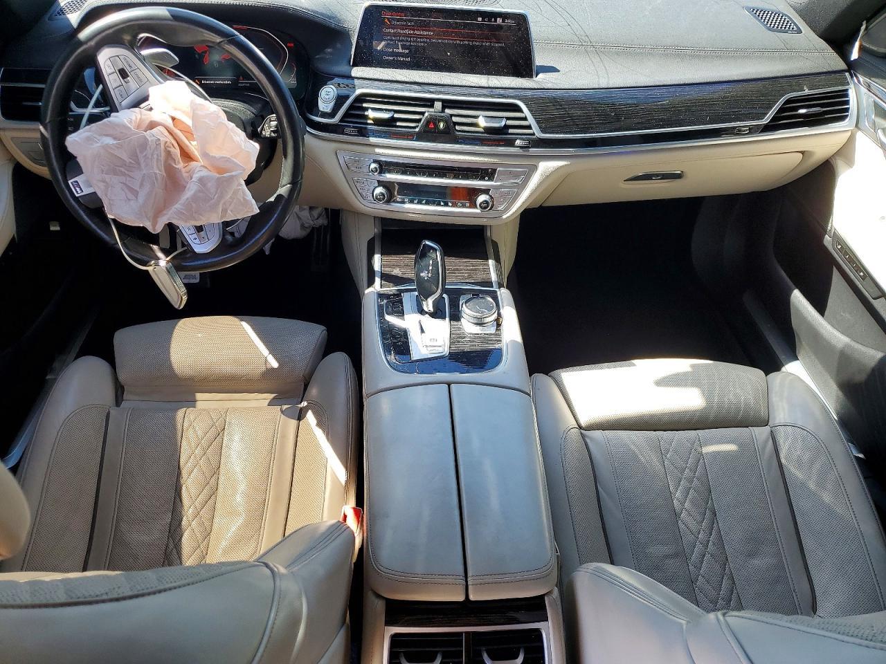 2020 BMW 740 I - zdjęcie 8