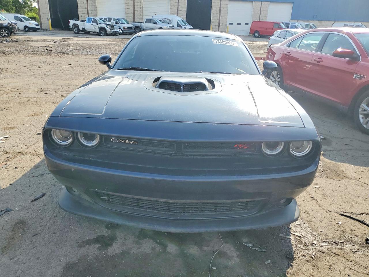 2016 Dodge Challenger R - zdjęcie 5