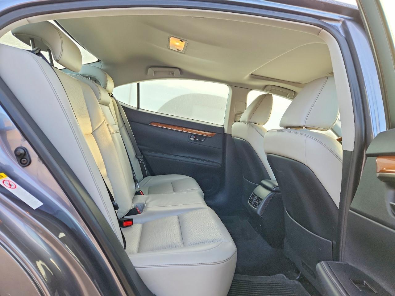 2014 Lexus Es 300H - zdjęcie 10