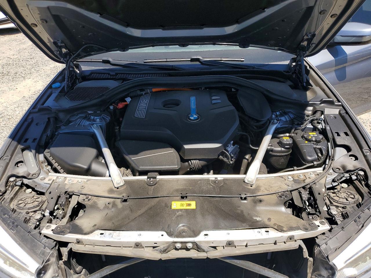 2019 BMW 530E - zdjęcie 11