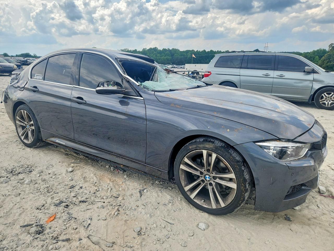 2017 BMW 330 I - zdjęcie 4