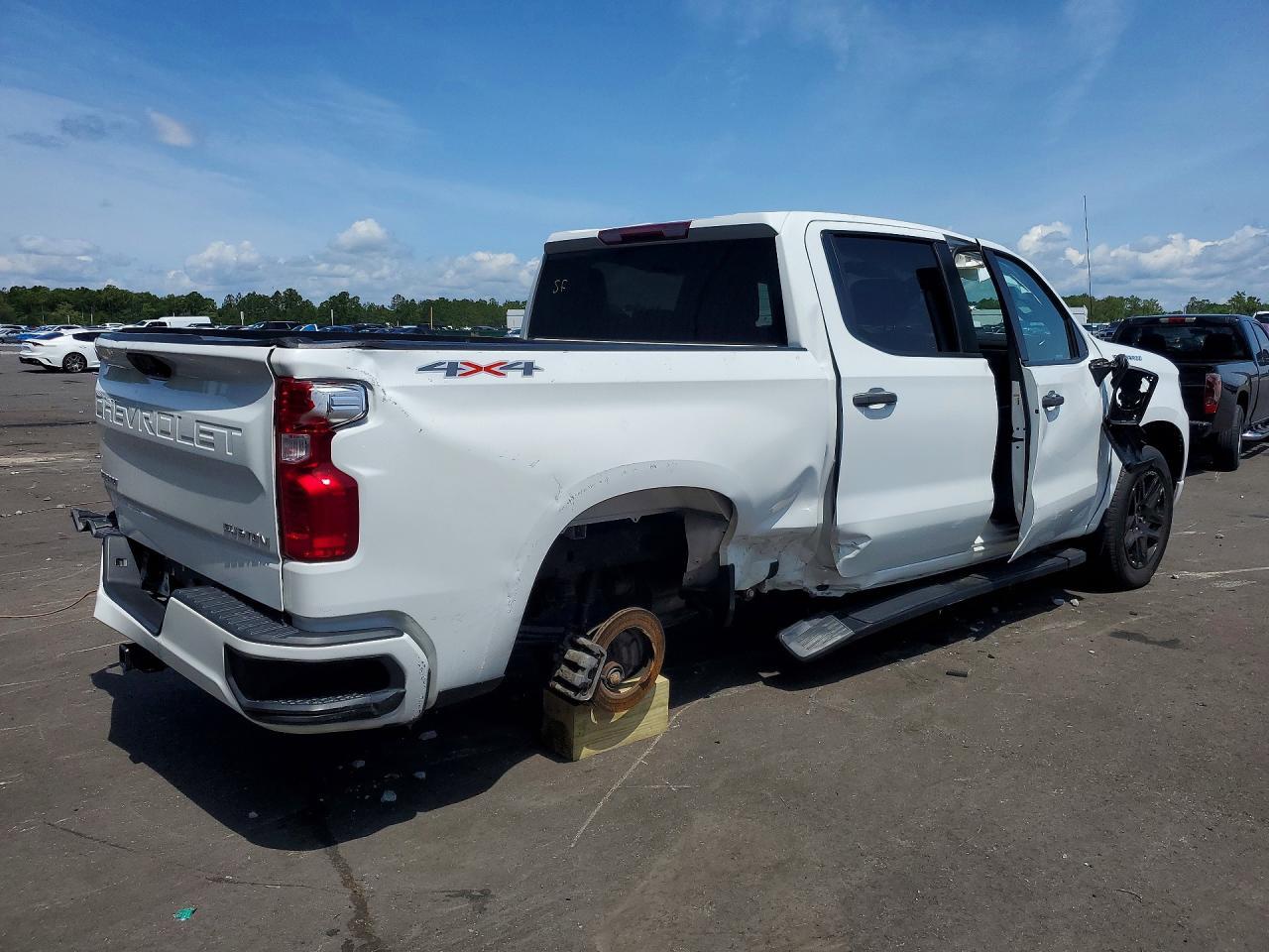 2023 Chevrolet Silverado K1500 Custom - zdjęcie 3