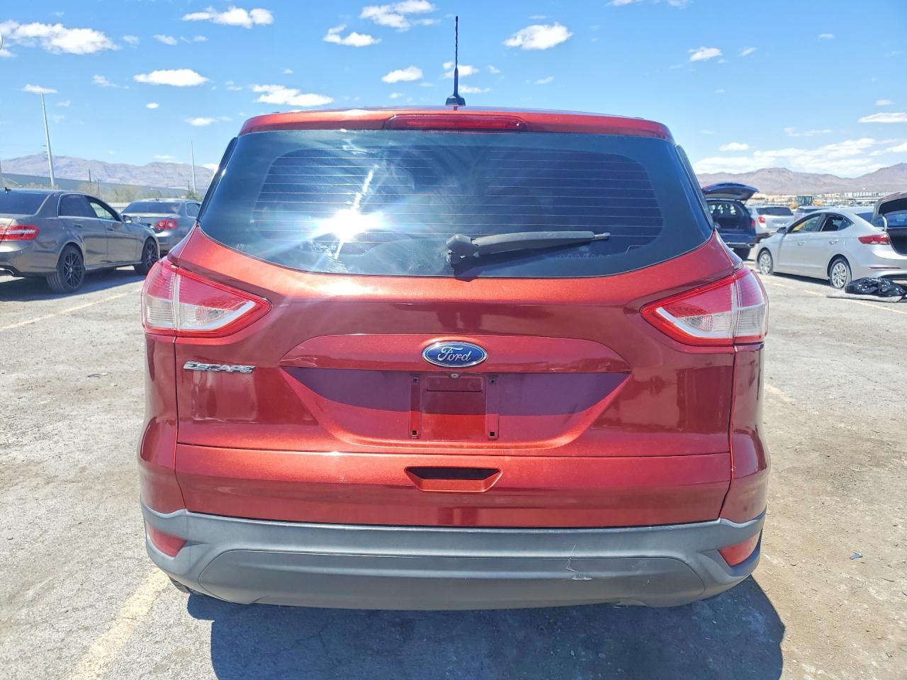 2014 Ford Escape S - zdjęcie 6