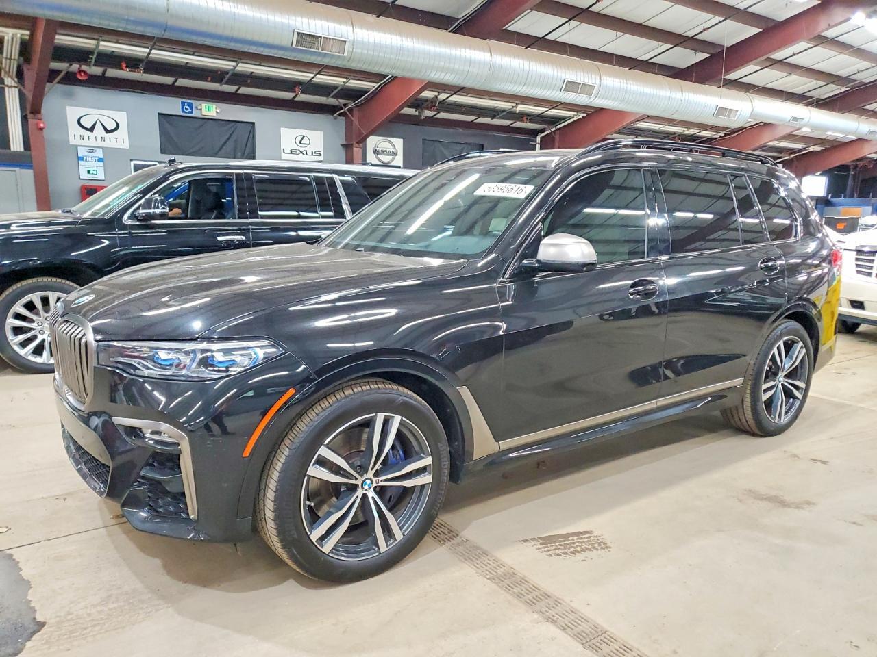 2020 BMW X7 M50I - zdjęcie główne