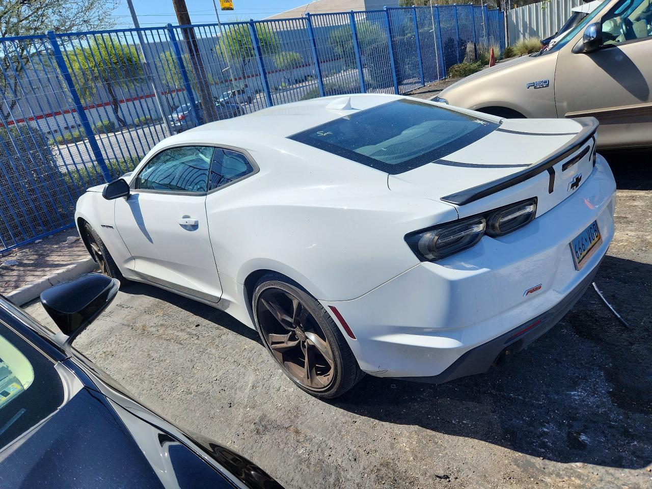 2020 Chevrolet Camaro Ls - zdjęcie 2