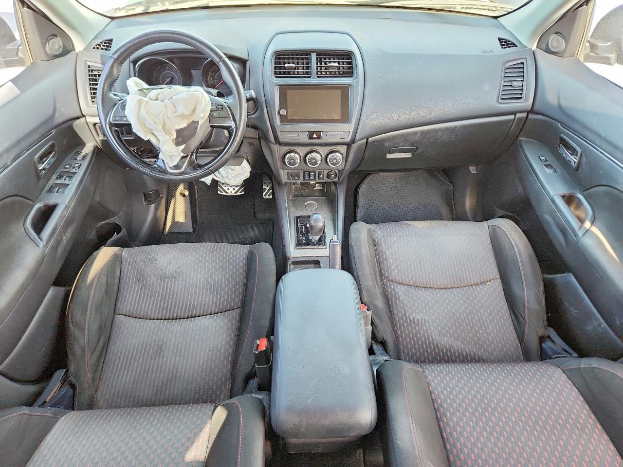 2019 Mitsubishi Outlander Sport Es - zdjęcie 8