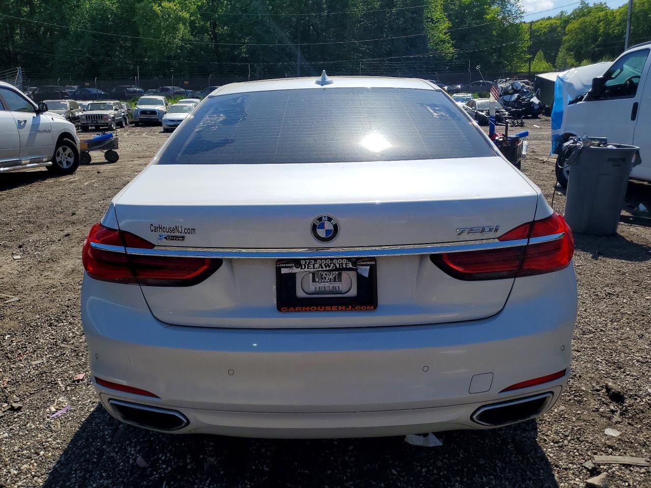 2016 BMW 750 Xi - zdjęcie 6
