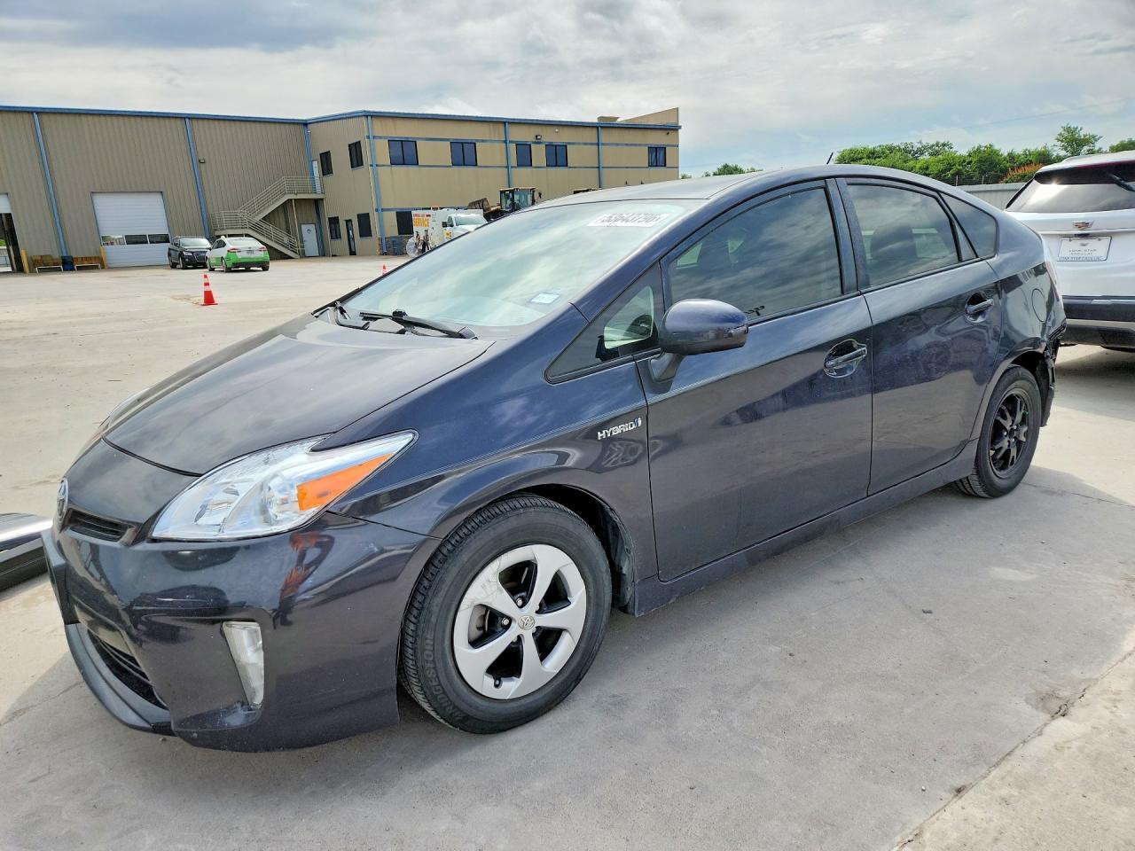 2014 Toyota Prius Two - zdjęcie główne