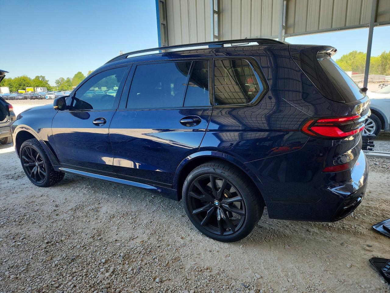 2024 BMW X7 M60I - zdjęcie 2