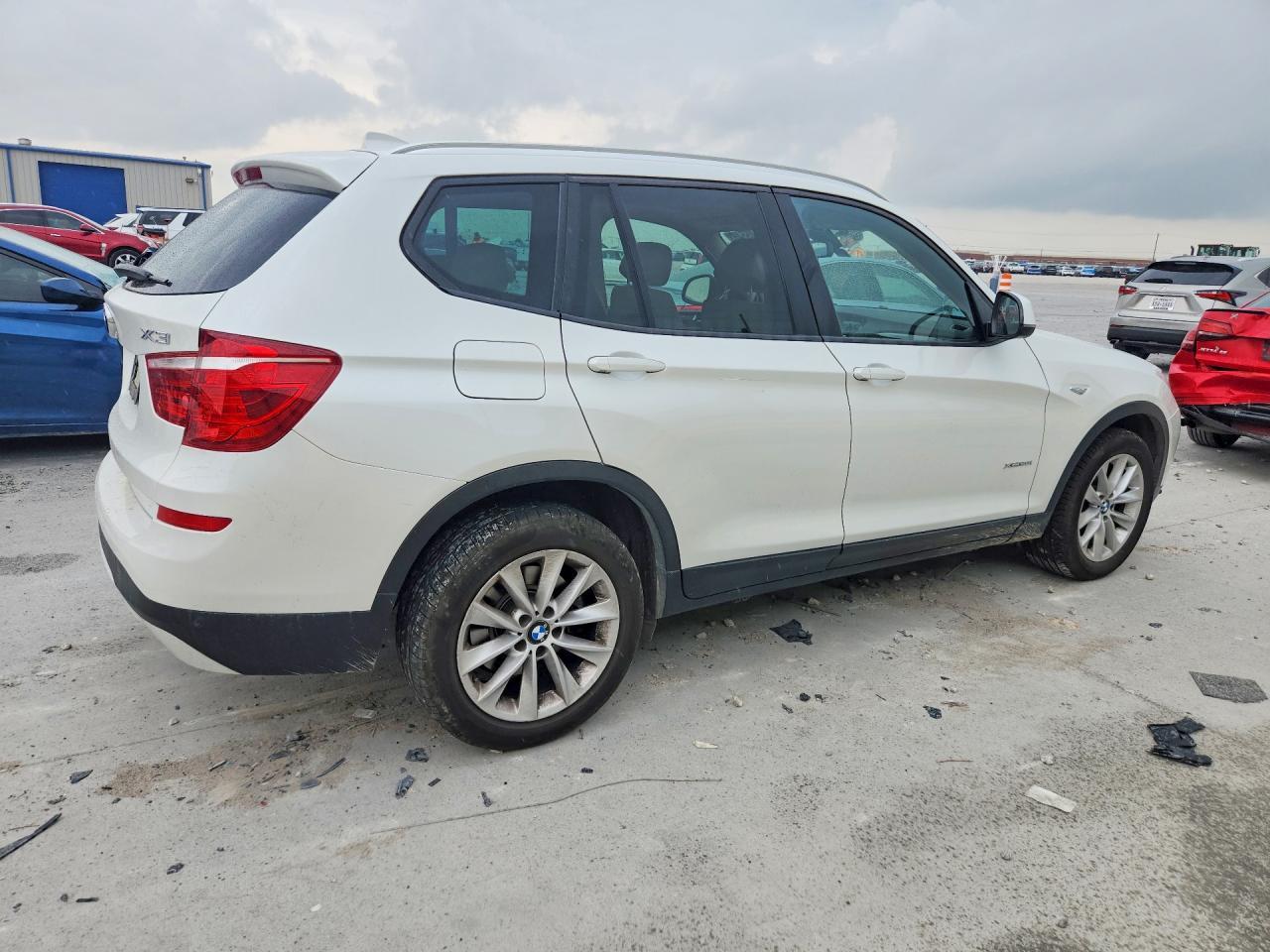 2017 BMW X3 xDrive28I - zdjęcie 3