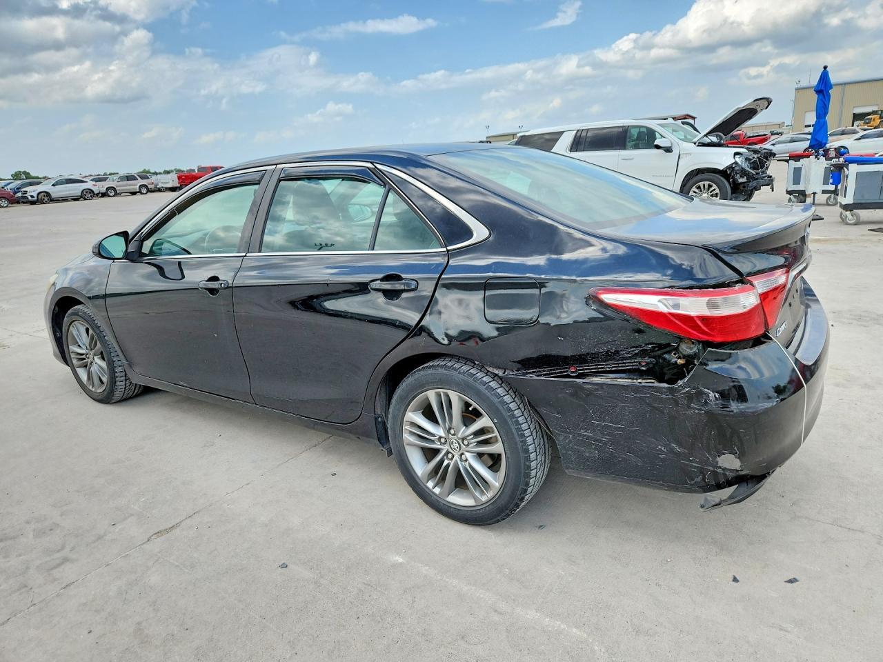 2017 Toyota Camry Se - zdjęcie 2